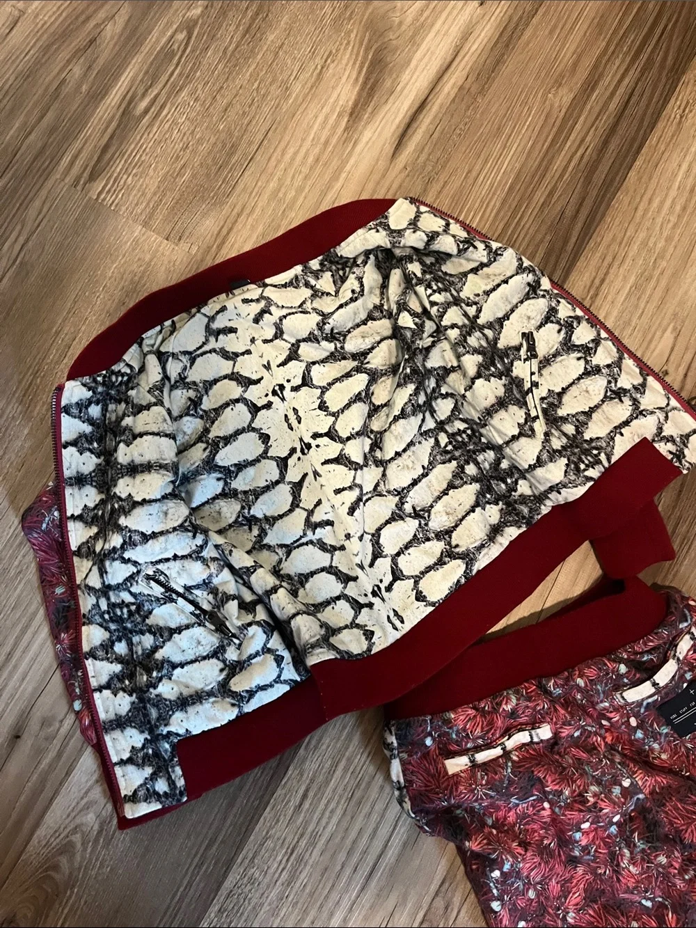 Agatha Cub Red kid’s Floral-Print jogger set size 4-5 reversible jacket